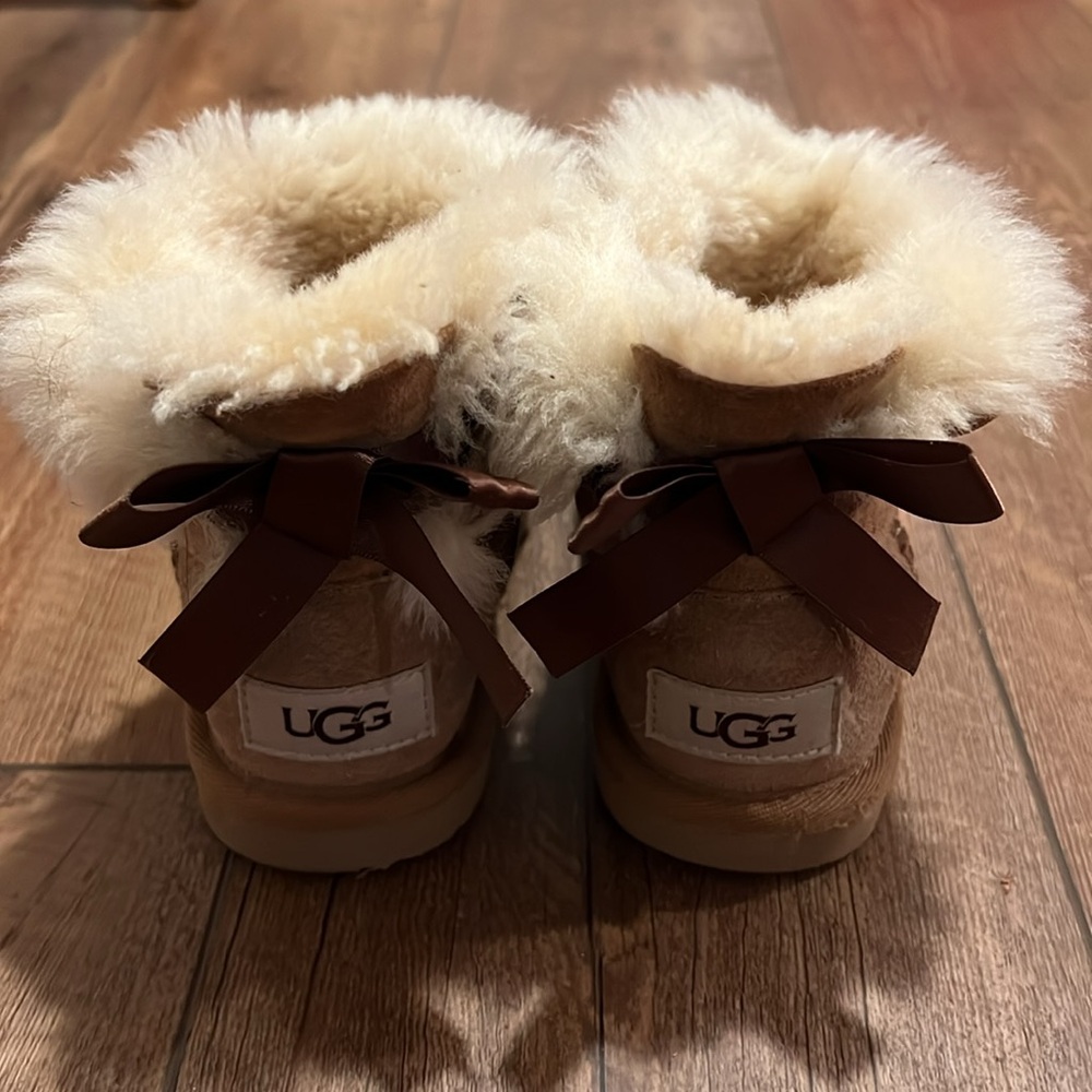 UGG Mini Bailey Bow II Boot for Toddler Girl, size 10 - Picture 6 of 16